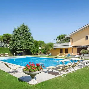 luxury-penthouse-pool-50m-to-lake.hotelinveneto.com/