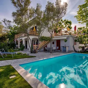 villa-neroli-krk-island.primorje-gorskikotar.com/