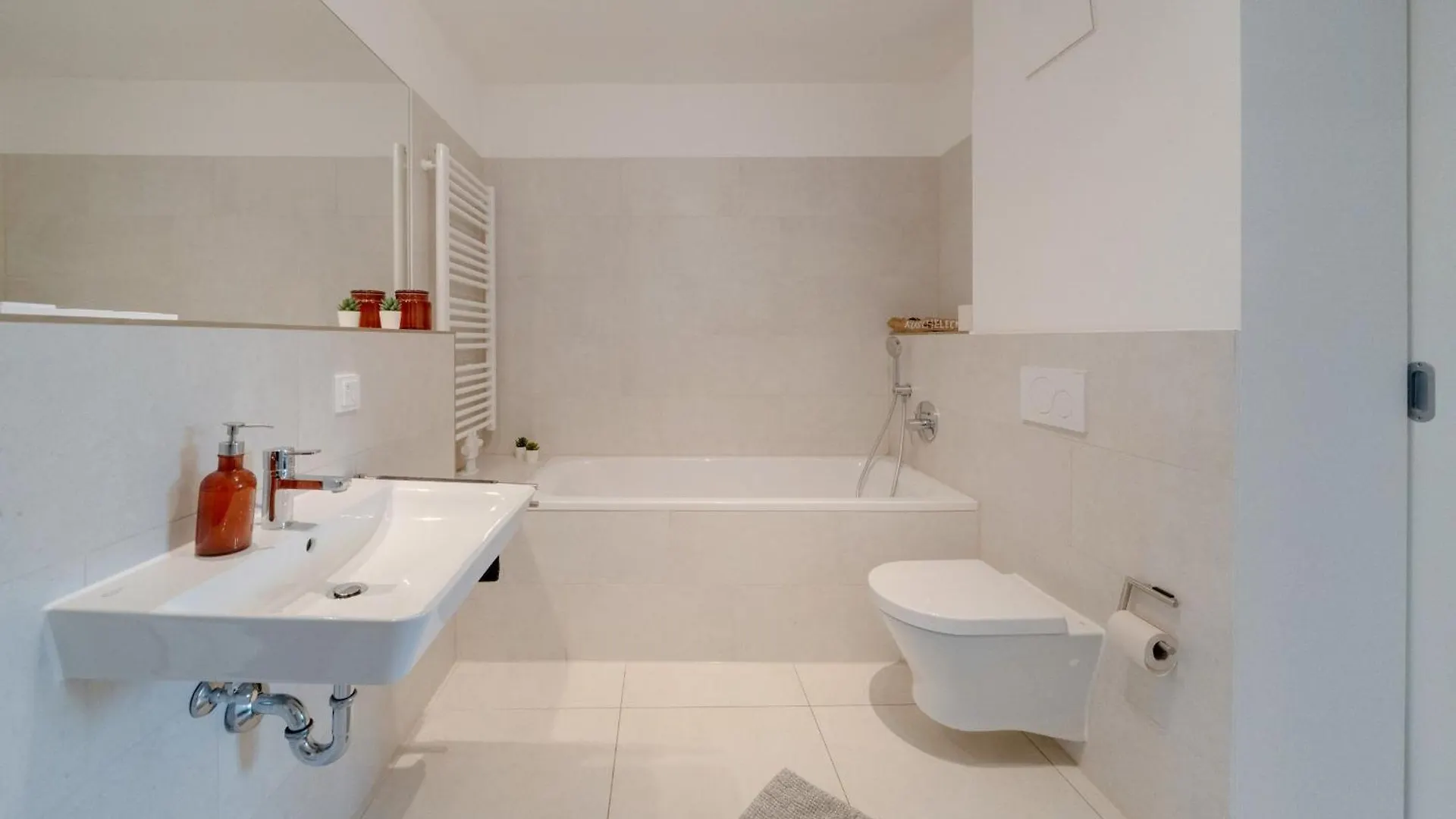Neu-Luxus Apartment-Zentral In Altstadt-65-80Qm Augsburg Germany