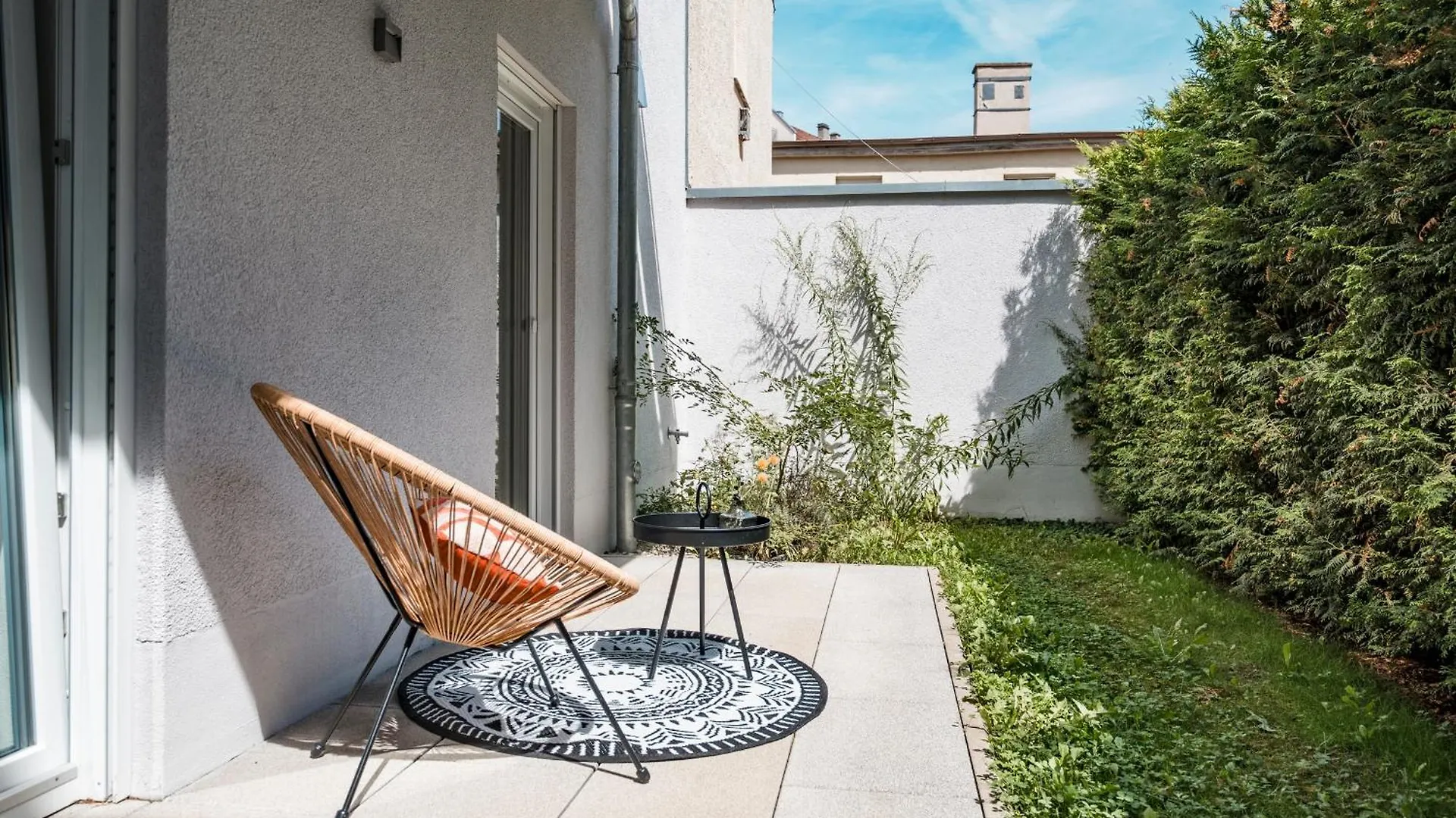 Neu-Luxus Apartment-Zentral In Altstadt-65-80Qm contacts